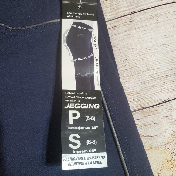 NWT Nygard Slims Deep Navy Jeggings - Picture 10 of 10